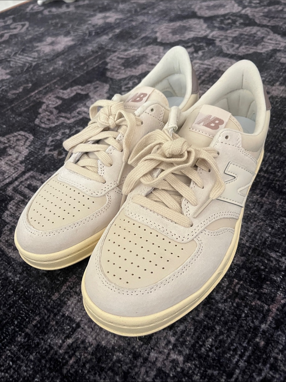 New Balance Women's Beige/Cream Low-Top Sneakers